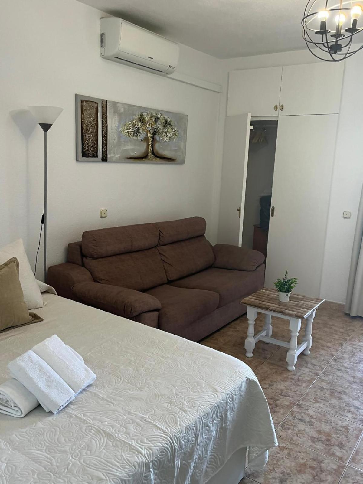 Antony Studio Benalmadena Bagian luar foto